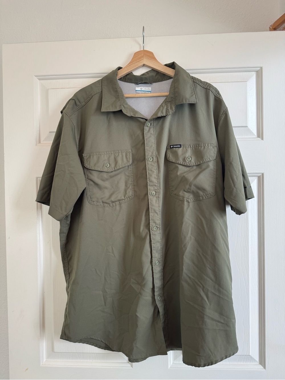 Columbia Olive Green Short Sleeve Button-Up Shirt
